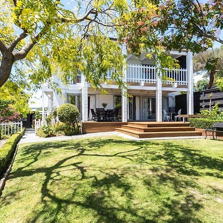 Retro Living - Lush Garden Apartment Christchurch Exterior foto