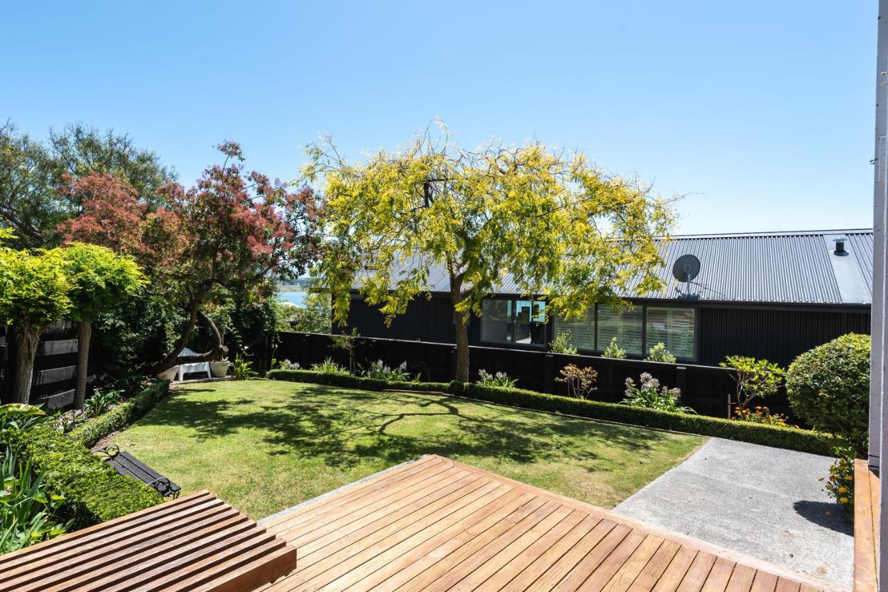 Retro Living - Lush Garden Apartment Christchurch Exterior foto