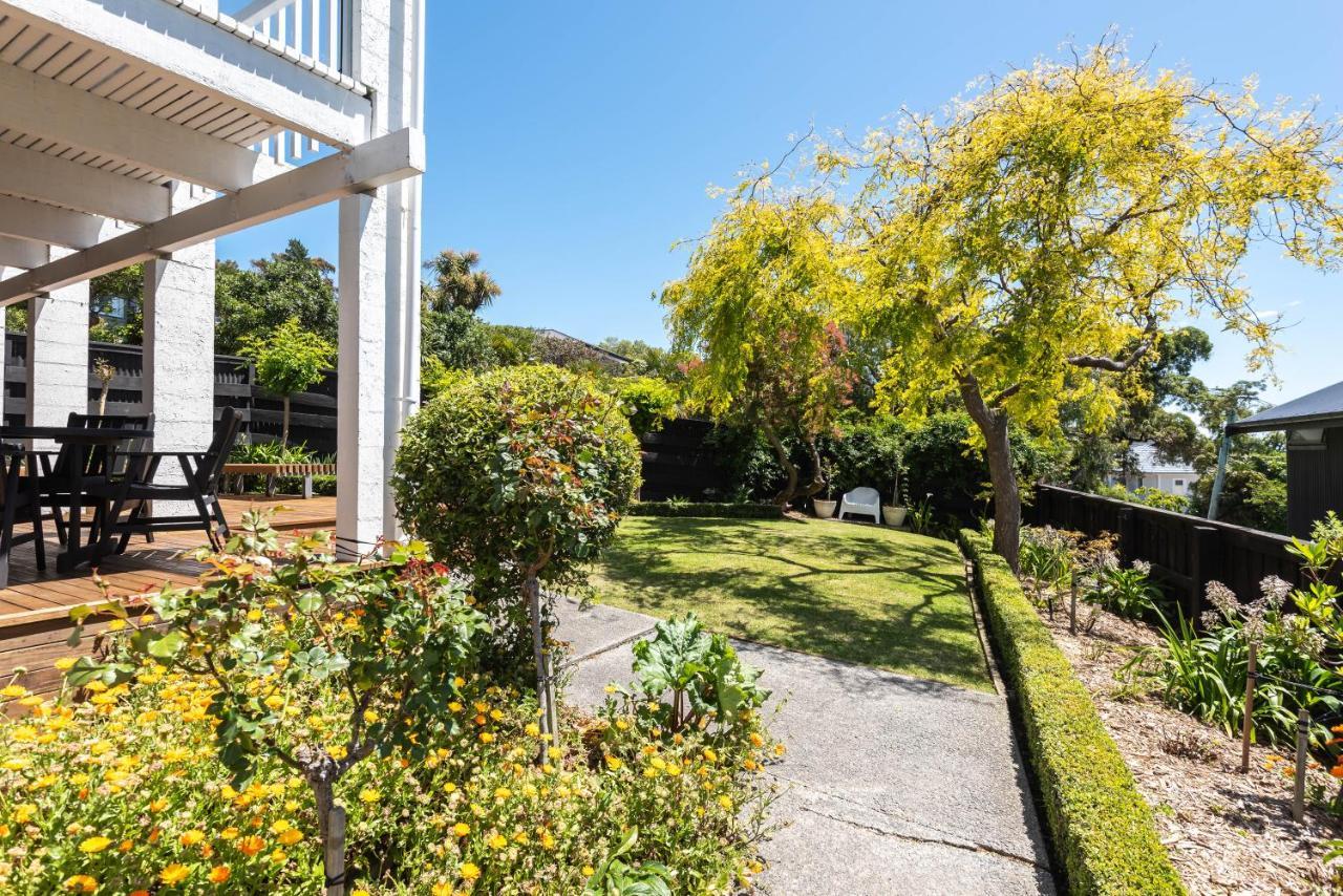 Retro Living - Lush Garden Apartment Christchurch Exterior foto