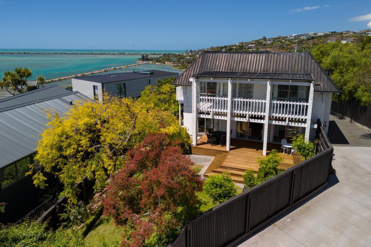 Retro Living - Lush Garden Apartment Christchurch Exterior foto